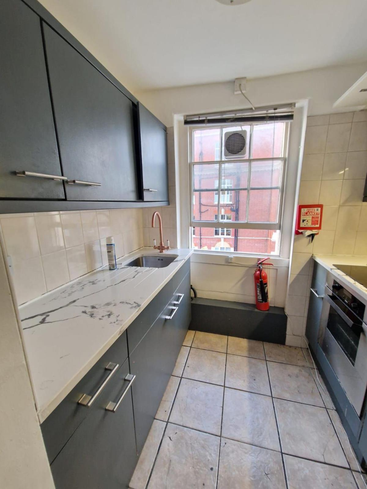 Baker Street Suites London Exterior photo